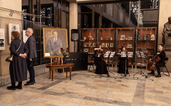 В театре Камала состоялась премьера спектакля "Чертов тост" (ФОТОРЕПОРТАЖ)