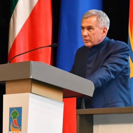 Минниханов сообщил, что в Набережных Челнах 25 тысяч жителей получают зарплату ниже МРОТ Минниханов сообщил, что в Набережных Челнах 25 тысяч жителей получают зарплату ниже МРОТ