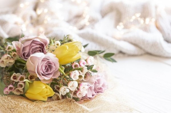 
        Любовь в большом городе: в казанском парке раздали бесплатные букеты    