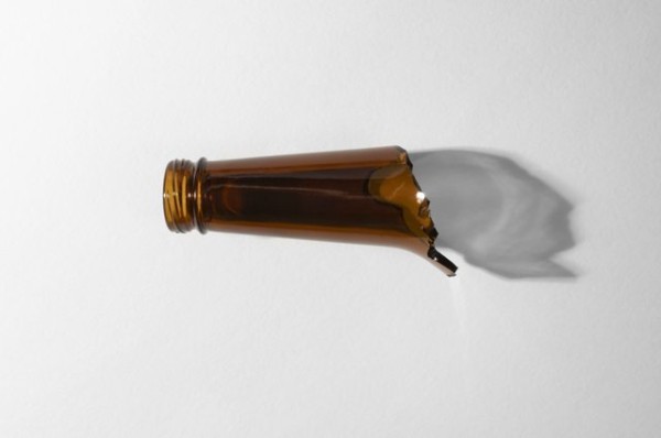 
        В Нижнекамске во дворе дома девушку пырнули по горлу разбитой бутылкой    