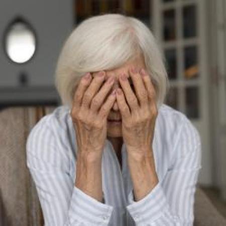 В Татарстане пьяная дочь пыталась задушить мать ради денег