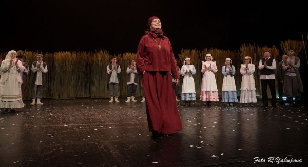 В театре Камала прошел юбилейный вечер Алсу Гайнуллиной (ФОТО)