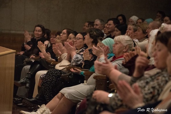 В театре Камала прошел юбилейный вечер Алсу Гайнуллиной (ФОТО)