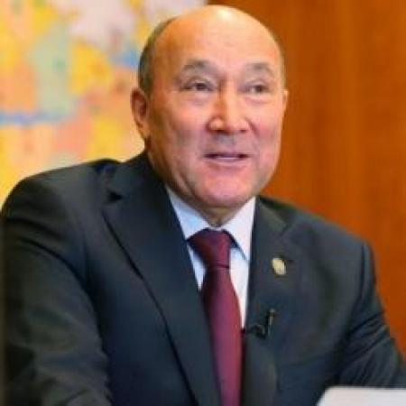 Марат Ахметов: &laquo;Наше поколение получило знания на родном языке, а мы не смогли передать его на должном уровне своим детям&raquo;