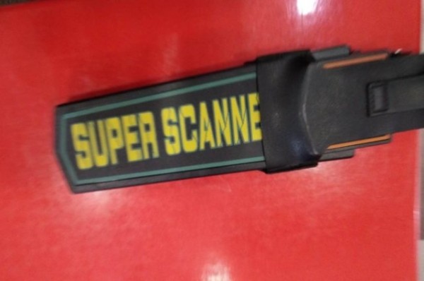 
        Народ относится с пониманием: в казанских ТЦ повысили меры безопасности    