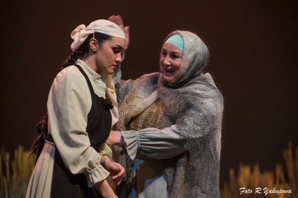 В театре Камала прошел юбилейный вечер Алсу Гайнуллиной (ФОТО)