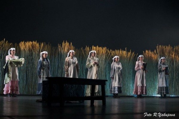 В театре Камала прошел юбилейный вечер Алсу Гайнуллиной (ФОТО)