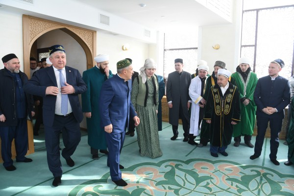 Минниханов открыл новую мечеть в Зеленодольском районе