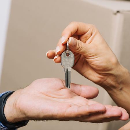 Путин подписал закон, запрещающий сдавать в посуточную аренду квартиры без счетчиков