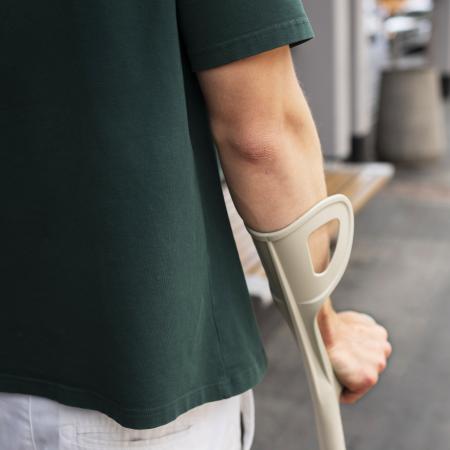 В Татарстане арестовали мужчину за избиение дочери костылем