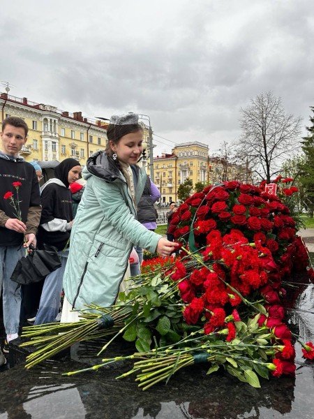 Телеканал &laquo;ШАЯН ТВ&raquo; принял участие в возложении цветов к памятнику Тукаю