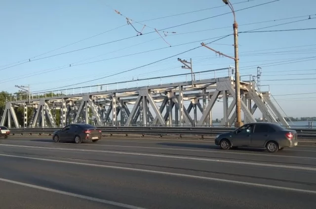 
        На въезде в Казань начали устанавливать новую стелу    