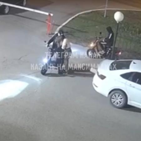 Полицейские Казани выясняют обстоятельства жестокого избиения девушки (ВИДЕО) Полицейские Казани выясняют обстоятельства жестокого избиения девушки (ВИДЕО)