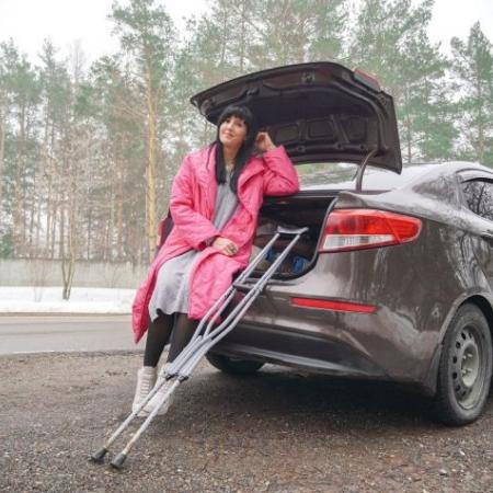 Челнинка на костылях 15 лет работает таксисткой