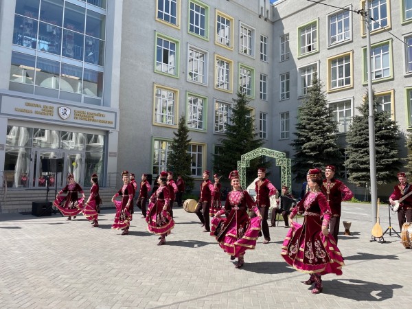 Государственный ансамбль фольклорной музыки РТ выступил с концертной программой "Таныш моңнар"