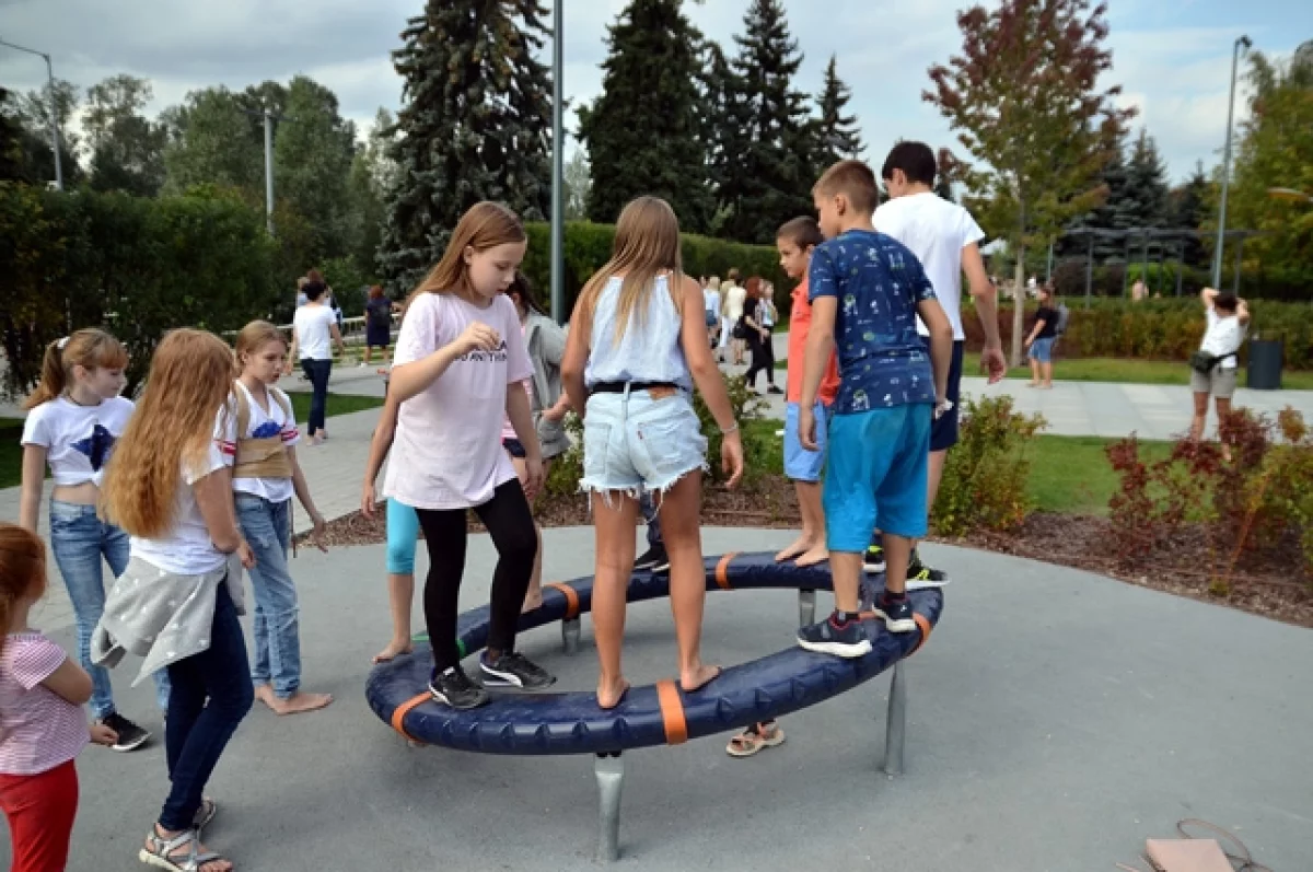 
        Обречены на съем. В Казани мать и 4 детей вынуждены ютиться по чужим углам    