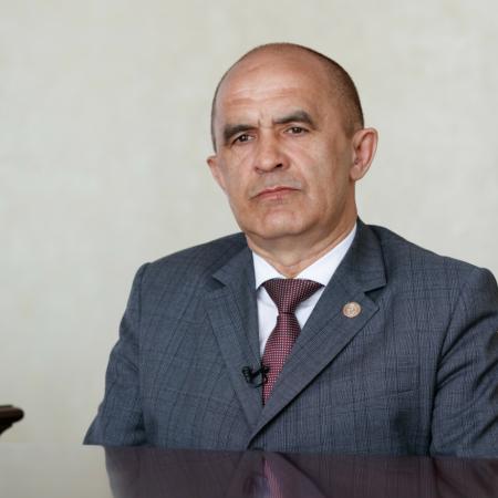 Энгеля Фаттахова подозревают в получении крупной взятки Энгеля Фаттахова подозревают в получении крупной взятки