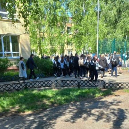 Баррикады из парт и срочная эвакуация: как в школах Татарстана прошли учения