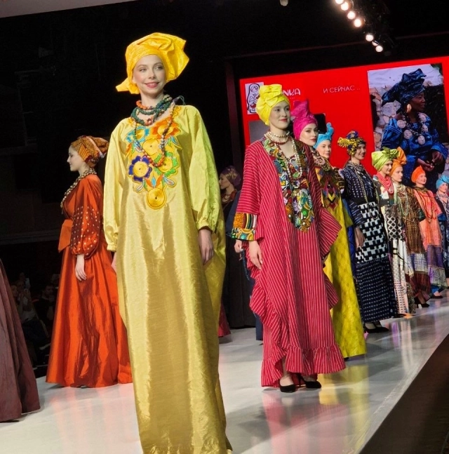 
        Нет некрасивых женщин. Модельер - о благопристойной моде и этнодизайне    