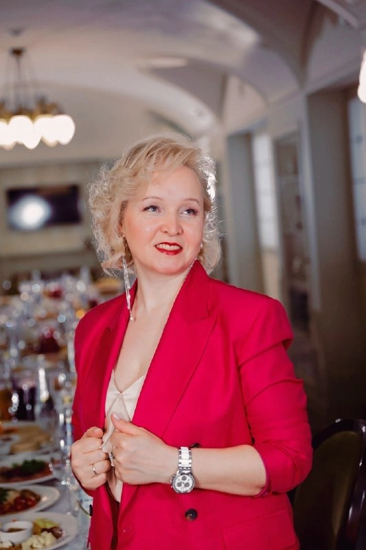 
        Нет некрасивых женщин. Модельер - о благопристойной моде и этнодизайне    