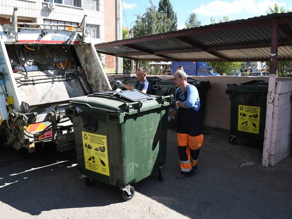 Рустем Гафаров обсудил с региональным оператором вывоз мусора из поселков Рустем Гафаров обсудил с региональным оператором вывоз мусора из поселков