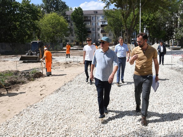 Кровля из солнечных панелей, фандомат и смарт-тренажеры: в Московском районе благоустроят двор по принципам устойчивого развития