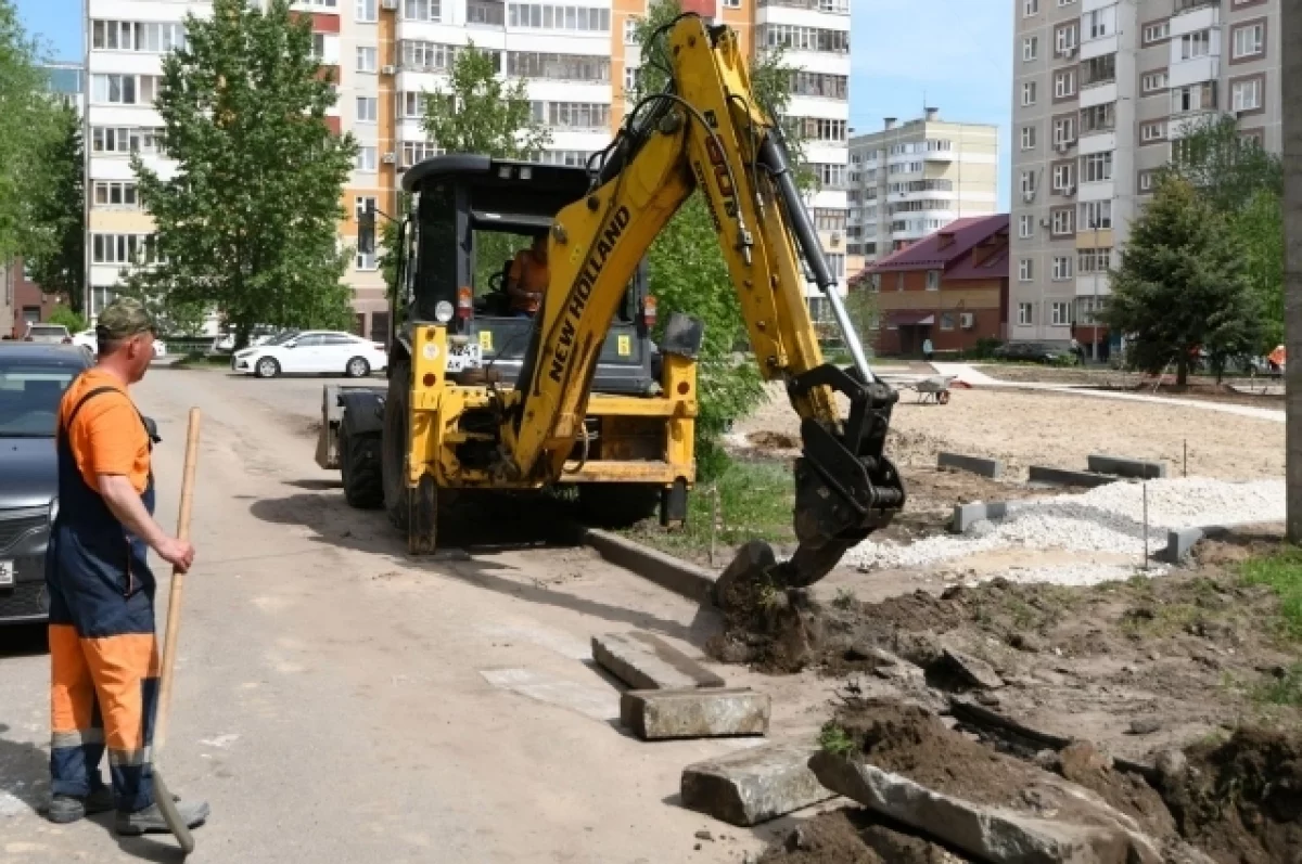 
        С отставанием идут в Татарстане работы по программе &laquo;Наш двор&raquo;    