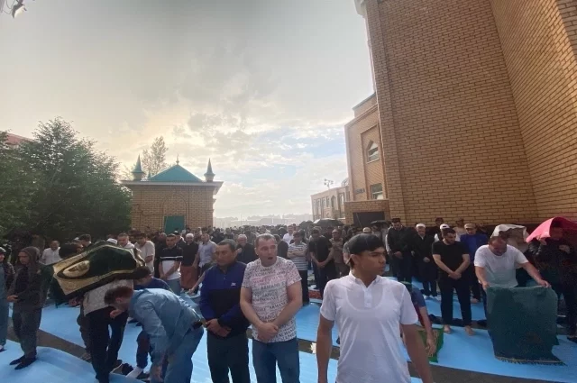 
        Неправильно поняли. Разрешал ли казанский имам воспитывать жену мисваком?    