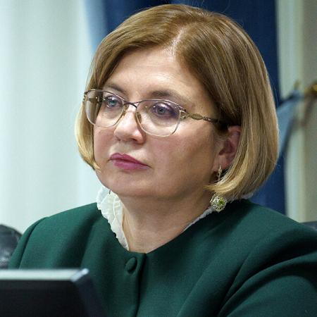 Экс-главу ЗАГСа РТ отправили под домашний арест по делу об аферах почти на 7 млн Экс-главу ЗАГСа РТ отправили под домашний арест по делу об аферах почти на 7 млн