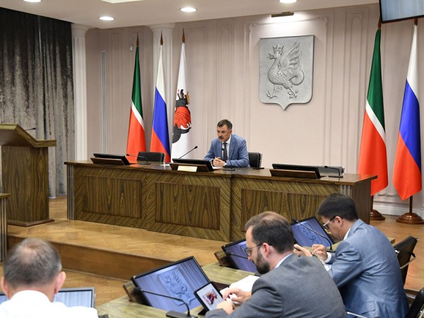 Рустем Гафаров обсудил с региональным оператором вывоз мусора из поселков Рустем Гафаров обсудил с региональным оператором вывоз мусора из поселков