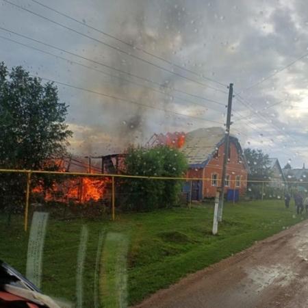 В Татарстане огонь уничтожил дом, хозяйственные постройки и автомобиль