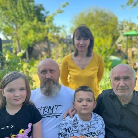 Конец семейной тайны: отец в 82 года познакомился с сыном