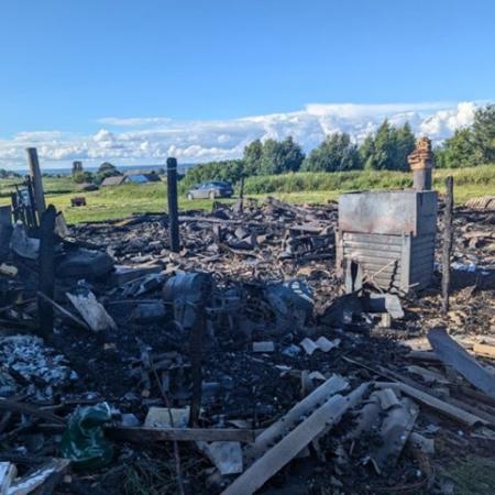 В Татарстане из-за грозы сгорел жилой дом В Татарстане из-за грозы сгорел жилой дом