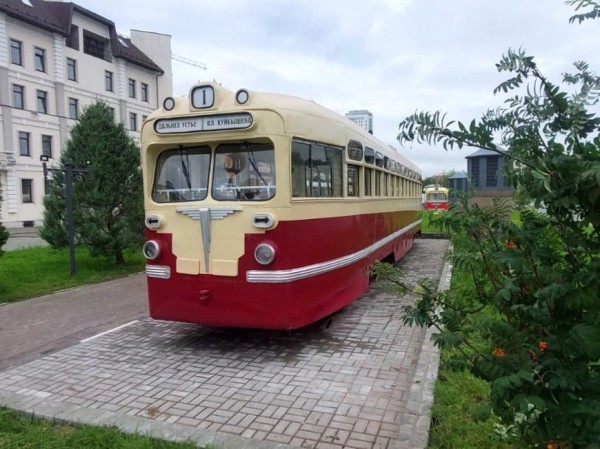 На Аллее Славы в Казани появился отреставрированный вагон МТВ-82 На Аллее Славы в Казани появился отреставрированный вагон МТВ-82