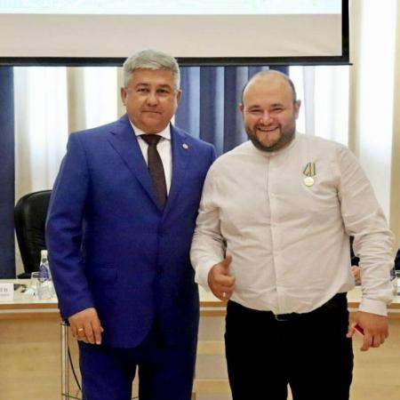 В Зеленодольске наградили татарстанца, который спас из воды 11 человек В Зеленодольске наградили татарстанца, который спас из воды 11 человек