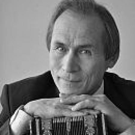 Артисту оркестра театра Камала Ахмету Каримову объявили Благодарность Раиса Татарстана Артисту оркестра театра Камала Ахмету Каримову объявили Благодарность Раиса Татарстана