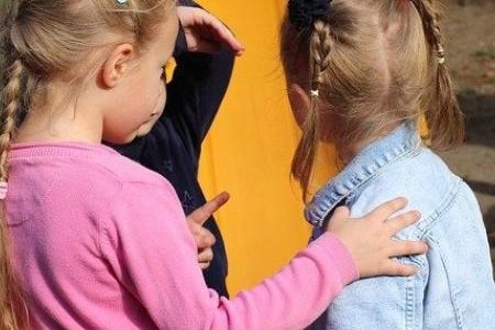 У матери, погибшей под поездом в Зеленодольске, остались четверо детей