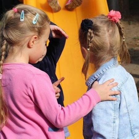 У матери, погибшей под поездом в Зеленодольске, остались четверо детей