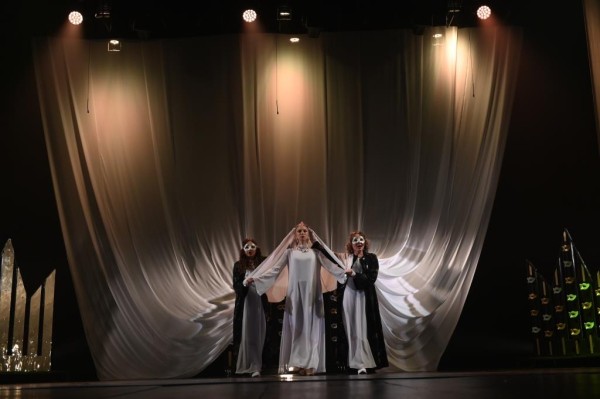 Состоялась премьера спектакля &laquo;Таһир-Зөһрә&raquo; (ФОТО)