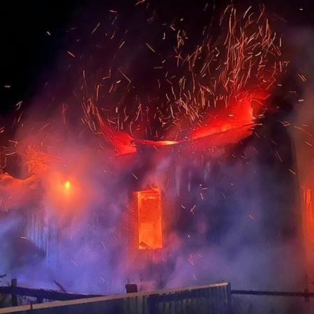 Дети были одни: в Башкирии сгорел дом многодетной семьи