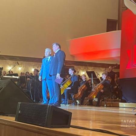 Рифат Фаттахов награжден орденом «Дуслык» Рифат Фаттахов награжден орденом «Дуслык»