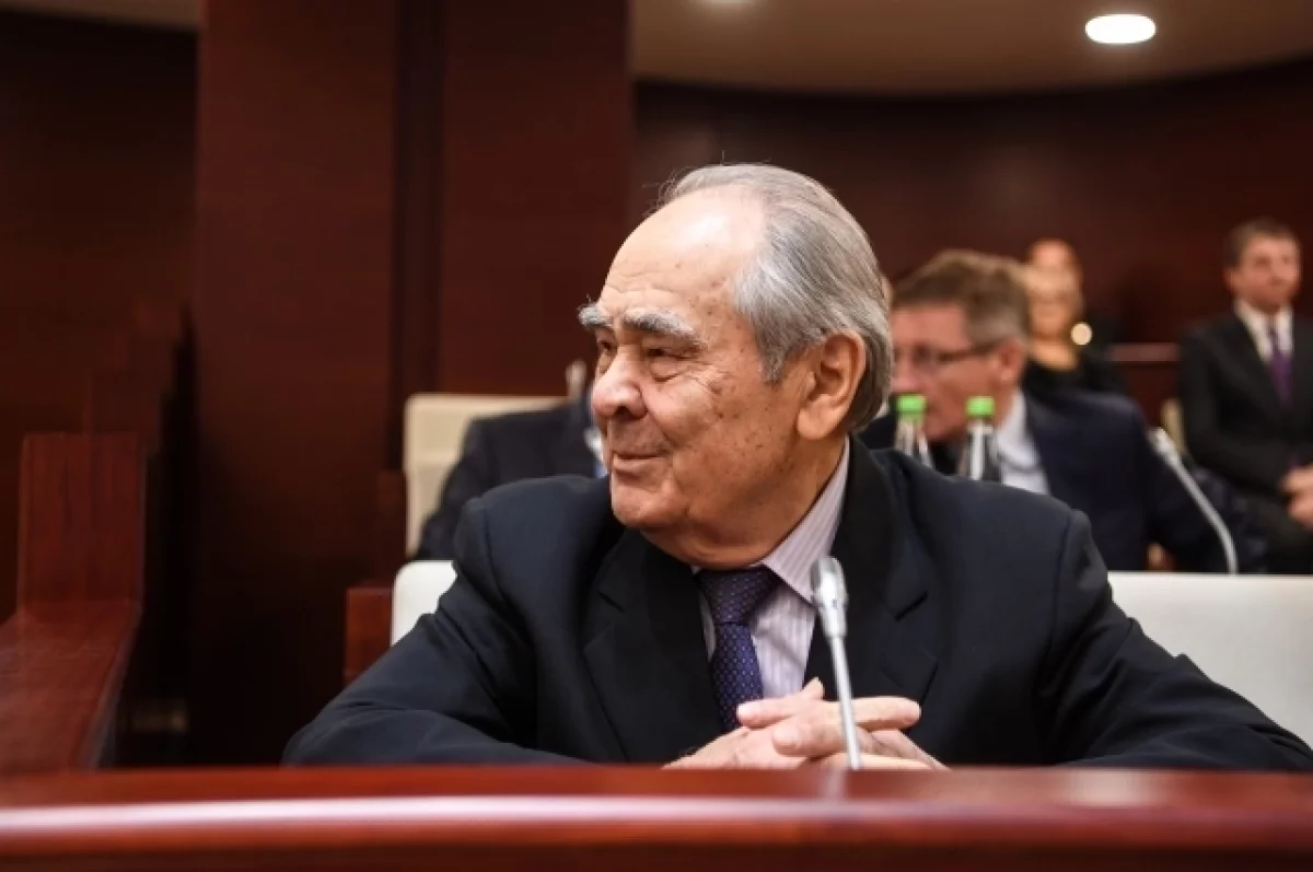 
        Пресс-служба главы Татарстана опровергла сообщения о болезни Шаймиева    