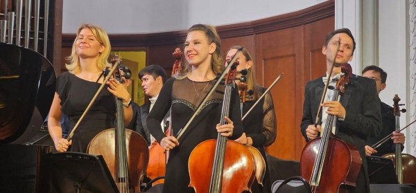 Впервые в Москве прошел грандиозный концерт оркестра театра Камала Впервые в Москве прошел грандиозный концерт оркестра театра Камала