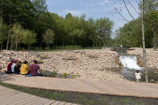 
        Нагадили донельзя. Вход на Голубые озера в Казани сделают платным    