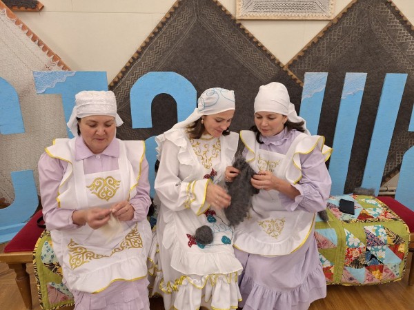 Родина театральных актеров, пуховые платки и кабартма: в Казани прошел День культуры Рыбно-Слободского района (ФОТО)