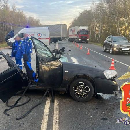 Пять человек погибли в ДТП с фурой и легковым авто в подмосковном Домодедово