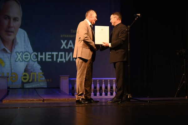 В театре Тинчурина состоялся юбилейный вечер Хариса Хуснутдинова (ФОТО)