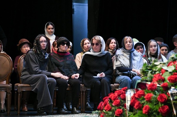 В театре Камала простились с народным артистом РФ и ТАССР Ринатом Тазетдиновым (ФОТО)