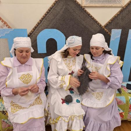 Родина театральных актеров, пуховые платки и кабартма: в Казани прошел День культуры Рыбно-Слободского района (ФОТО)