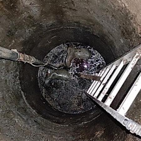 В Башкирии трое мужчин застряли в колодце, один из них погиб В Башкирии трое мужчин застряли в колодце, один из них погиб